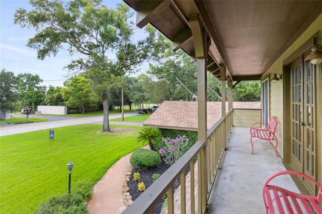 318 Lakeshore Drive, El Lago, TX 77586