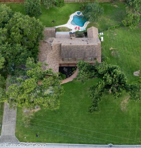 318 Lakeshore Drive, El Lago, TX 77586