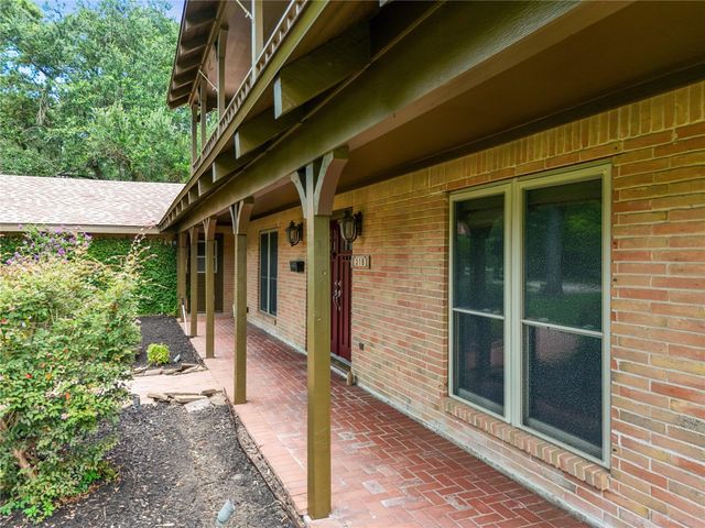 318 Lakeshore Drive, El Lago, TX 77586