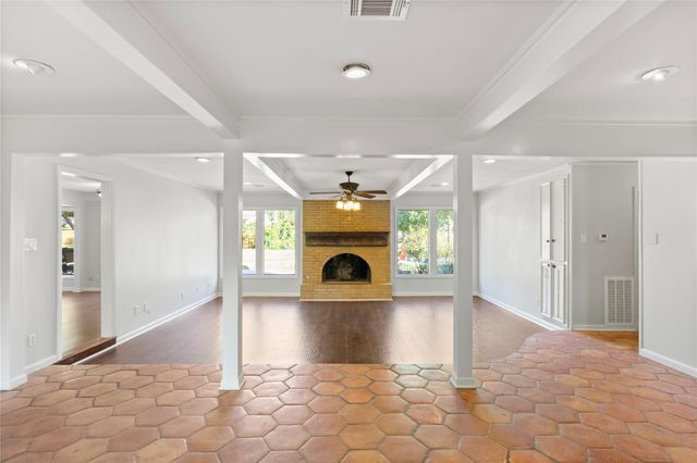 318 Lakeshore Drive, El Lago, TX 77586