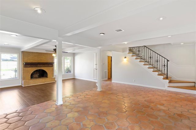 318 Lakeshore Drive, El Lago, TX 77586