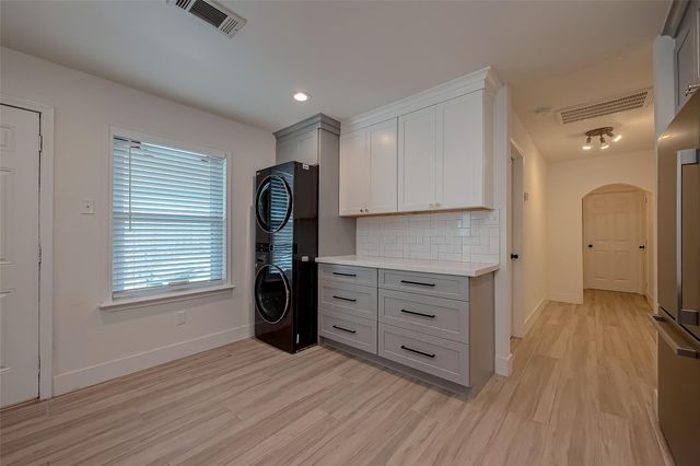 915 Adele Street, Houston, TX 77009