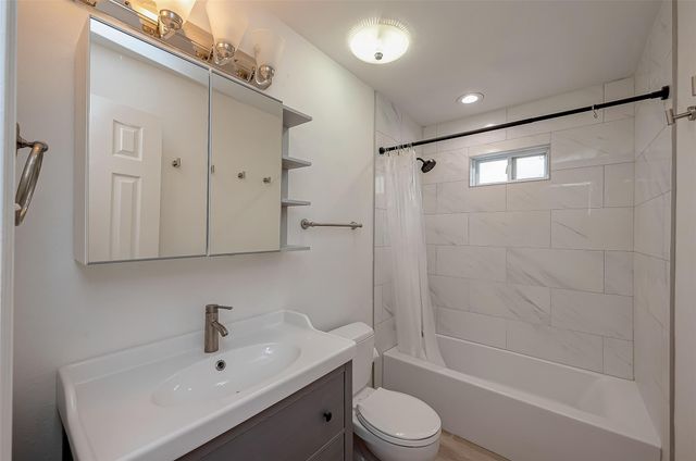 915 Adele Street, Houston, TX 77009