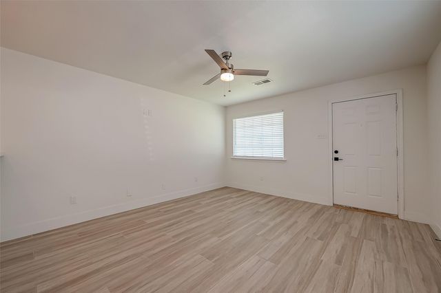 915 Adele Street, Houston, TX 77009