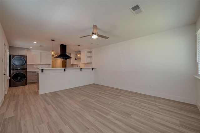 915 Adele Street, Houston, TX 77009