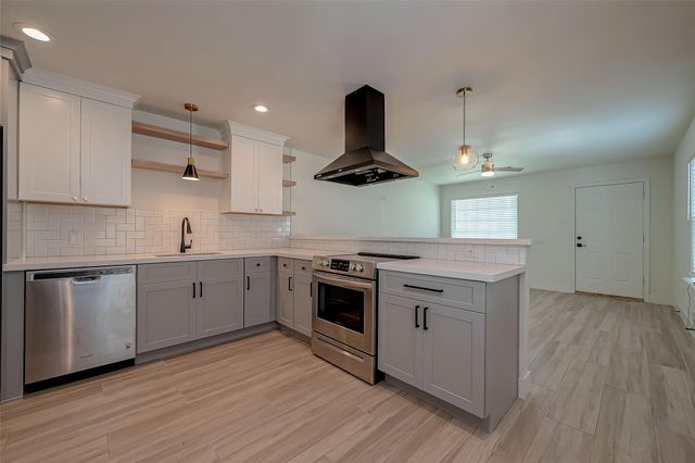 915 Adele Street, Houston, TX 77009