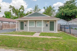 915 Adele Street, Houston, TX 77009