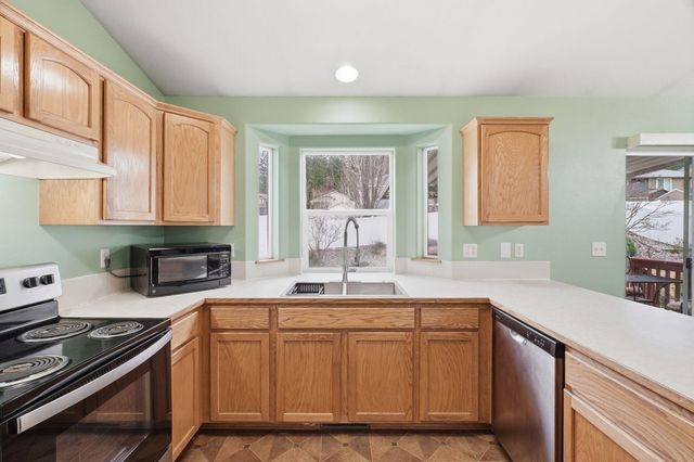 6840 N Oxford Ln, Spokane, WA 99208