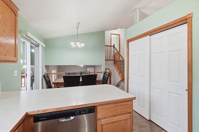 6840 N Oxford Ln, Spokane, WA 99208