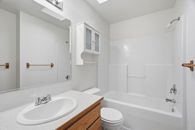 6840 N Oxford Ln, Spokane, WA 99208