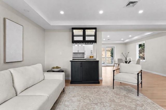 65 Eliot St, Natick, MA 01760