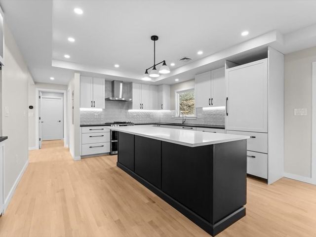 65 Eliot St, Natick, MA 01760