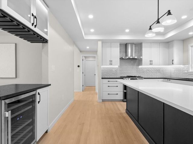 65 Eliot St, Natick, MA 01760