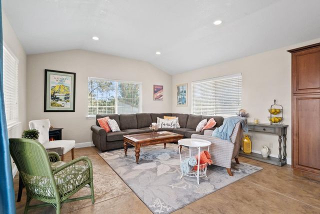 3225 Hillman Lane, Royal Oaks, CA 95076