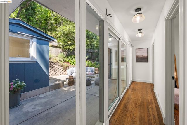 2647 Monterey Blvd, Oakland, CA 94602