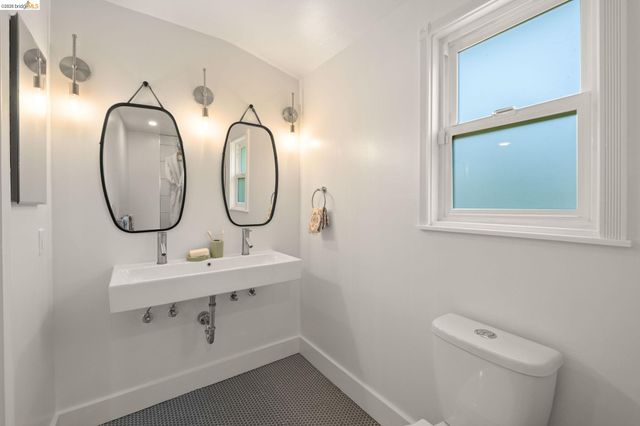 2647 Monterey Blvd, Oakland, CA 94602