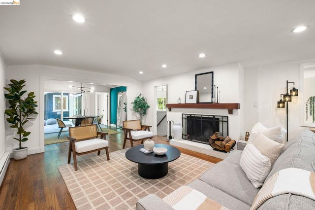 2647 Monterey Blvd, Oakland, CA 94602