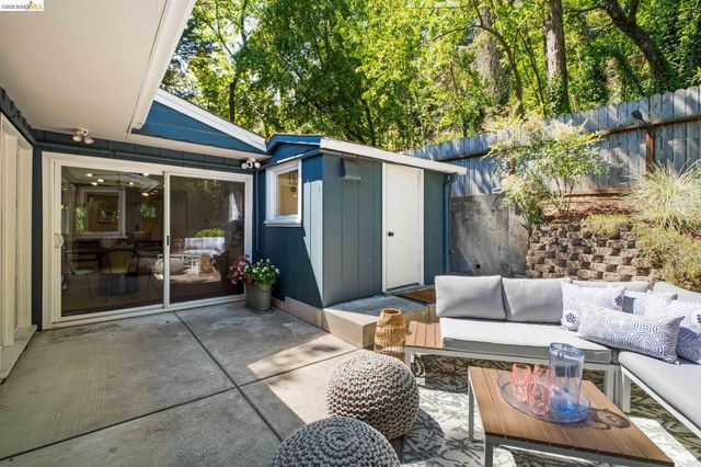 2647 Monterey Blvd, Oakland, CA 94602