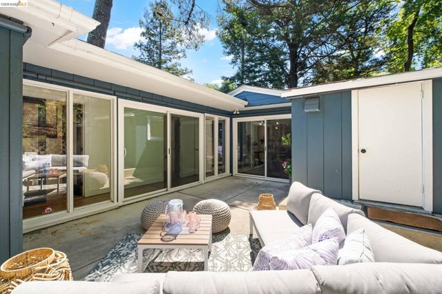 2647 Monterey Blvd, Oakland, CA 94602