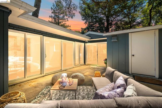 2647 Monterey Blvd, Oakland, CA 94602