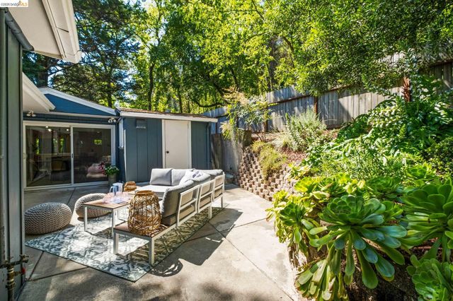 2647 Monterey Blvd, Oakland, CA 94602