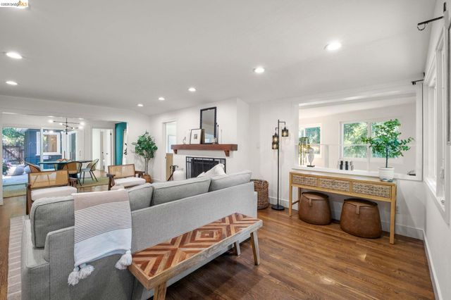 2647 Monterey Blvd, Oakland, CA 94602