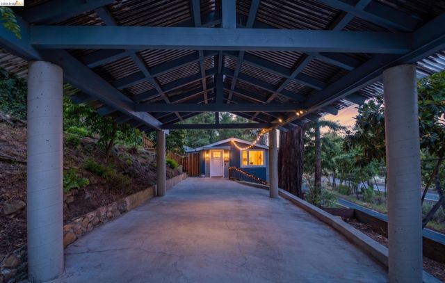 2647 Monterey Blvd, Oakland, CA 94602
