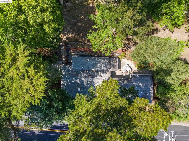 2647 Monterey Blvd, Oakland, CA 94602