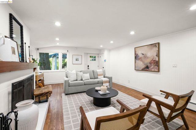 2647 Monterey Blvd, Oakland, CA 94602