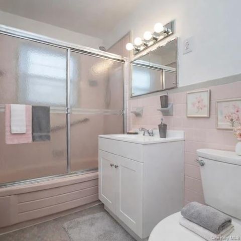 77 Lawson Avenue, East Rockaway, NY 11518