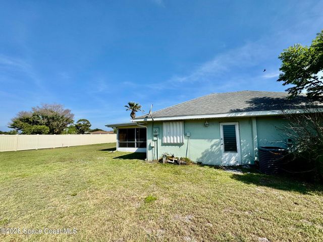 462 Port Malabar Boulevard NE, Palm Bay, FL 32905