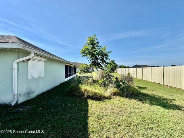 462 Port Malabar Boulevard NE, Palm Bay, FL 32905
