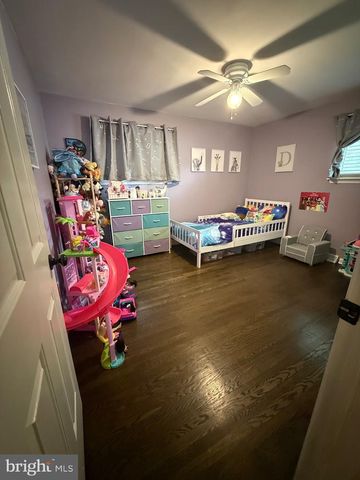25 MAPLE AVE, Hatboro, PA 19040