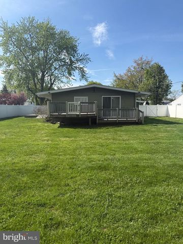 25 MAPLE AVE, Hatboro, PA 19040