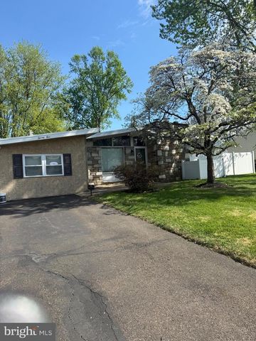 25 MAPLE AVE, Hatboro, PA 19040