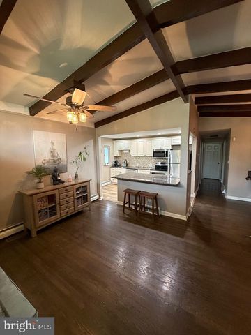 25 MAPLE AVE, Hatboro, PA 19040