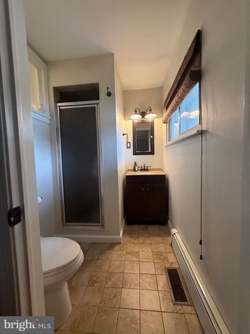 25 MAPLE AVE, Hatboro, PA 19040