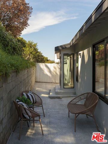 4100 Don Diablo Drive, Los Angeles, CA 90008