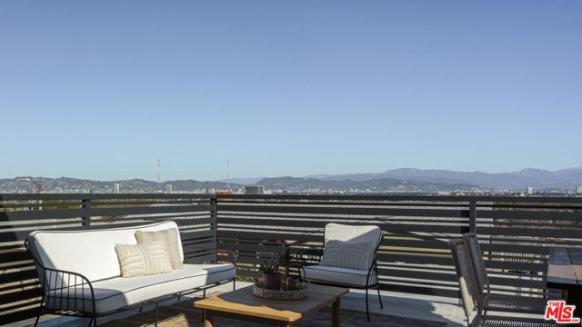 4100 Don Diablo Drive, Los Angeles, CA 90008