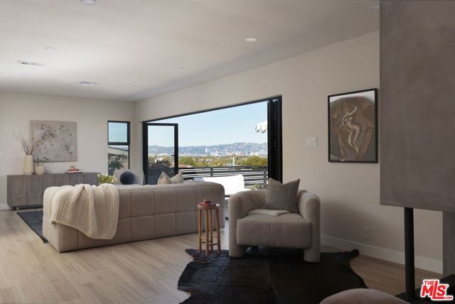 4100 Don Diablo Drive, Los Angeles, CA 90008