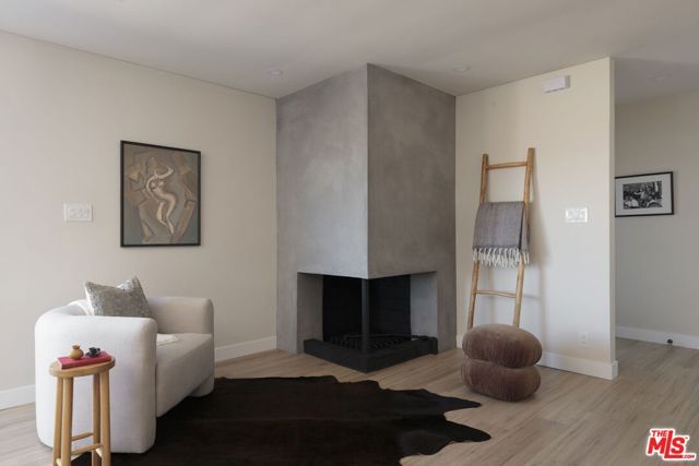 4100 Don Diablo Drive, Los Angeles, CA 90008