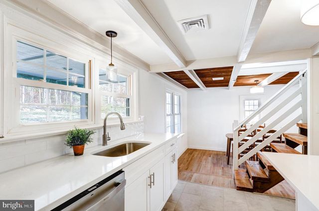 203 MENG RD, Schwenksville, PA 19473