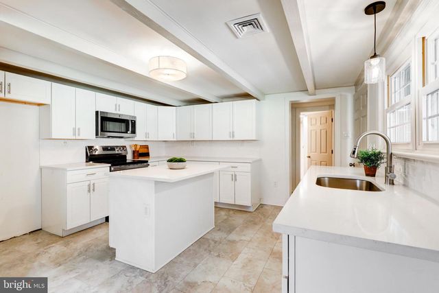 203 MENG RD, Schwenksville, PA 19473