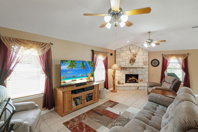 213 S Buffalo PASS, Georgetown, TX 78633