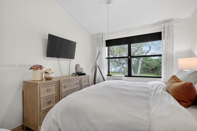 15505 N Miami Lakeway N 201, Miami Lakes, FL 33014