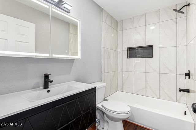 3810 N MARYVALE Parkway 2020, Phoenix, AZ 85031