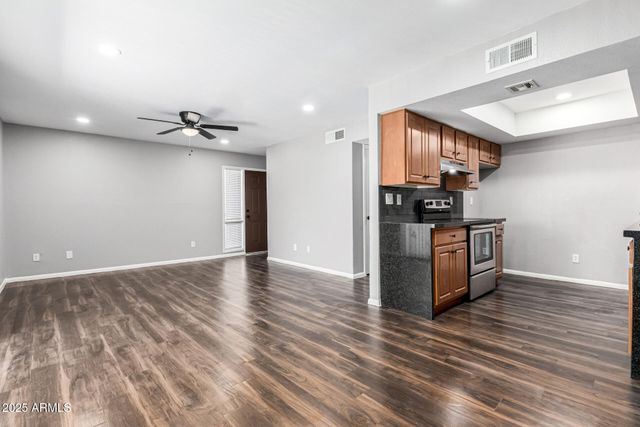 3810 N MARYVALE Parkway 2020, Phoenix, AZ 85031