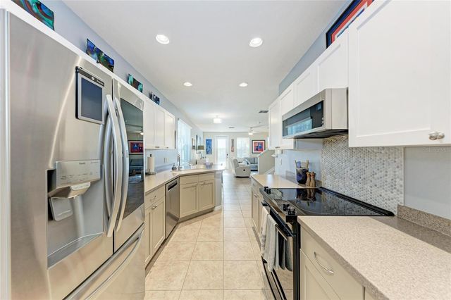 3810 82ND AVENUE CIRCLE E 106, Sarasota, FL 34243