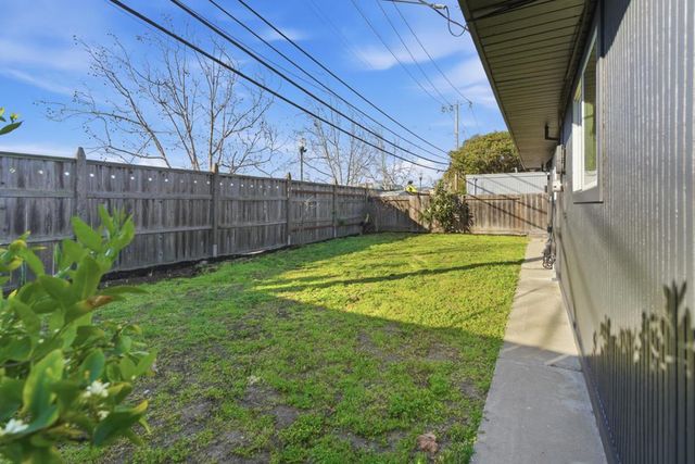 678 Connie Avenue, San Mateo, CA 94402