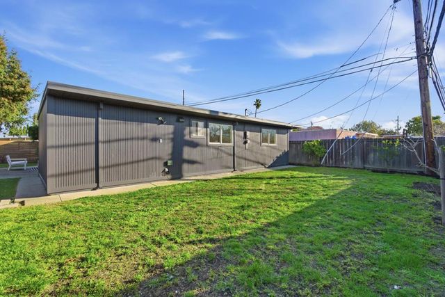 678 Connie Avenue, San Mateo, CA 94402